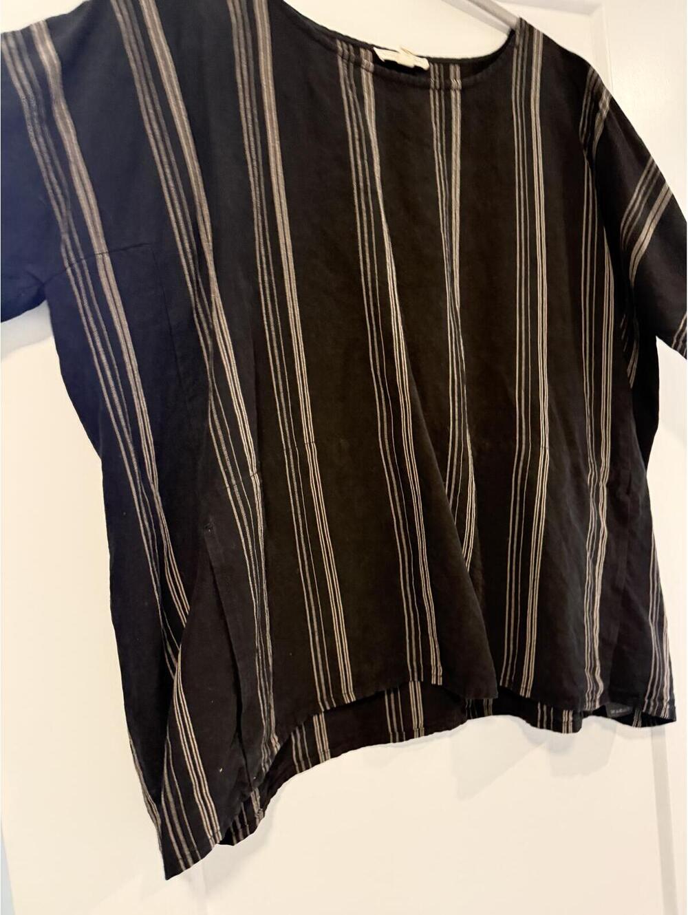 Eileen Fisher Black and Gray Striped Short Sleeve Blouse Size M/M - Picture 3 of 7